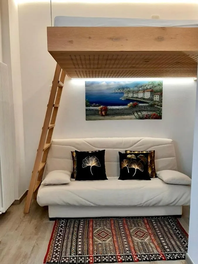 Front Lake Studio With Loft Bed And Pool Bardolino