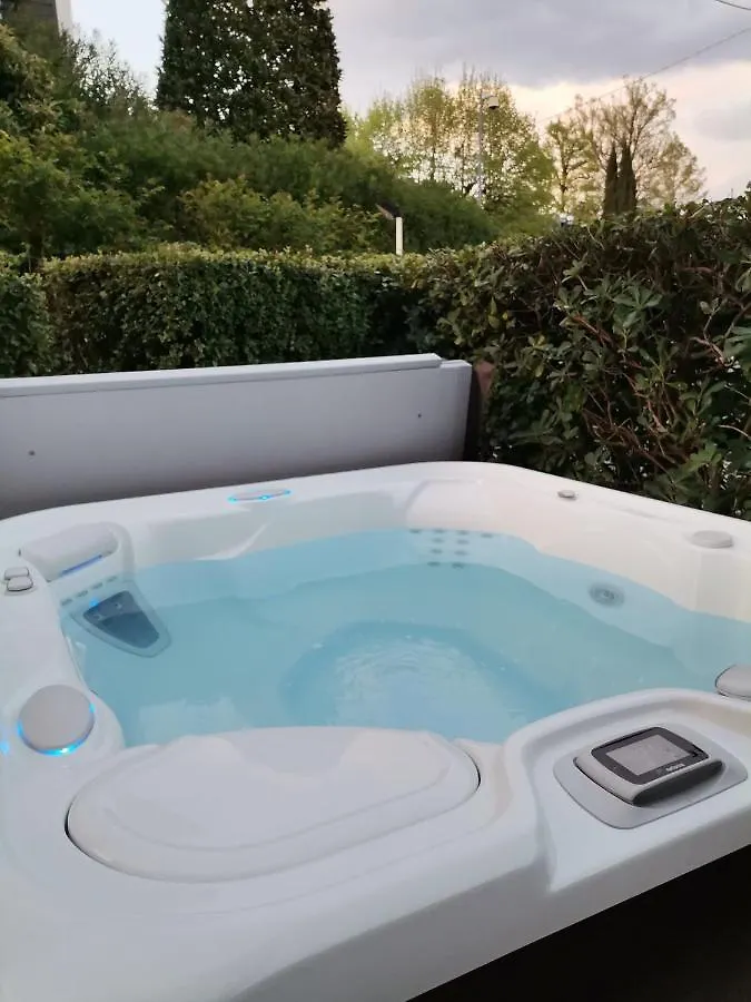 Front Lake Studio With Loft Bed And Pool Bardolino 0*,