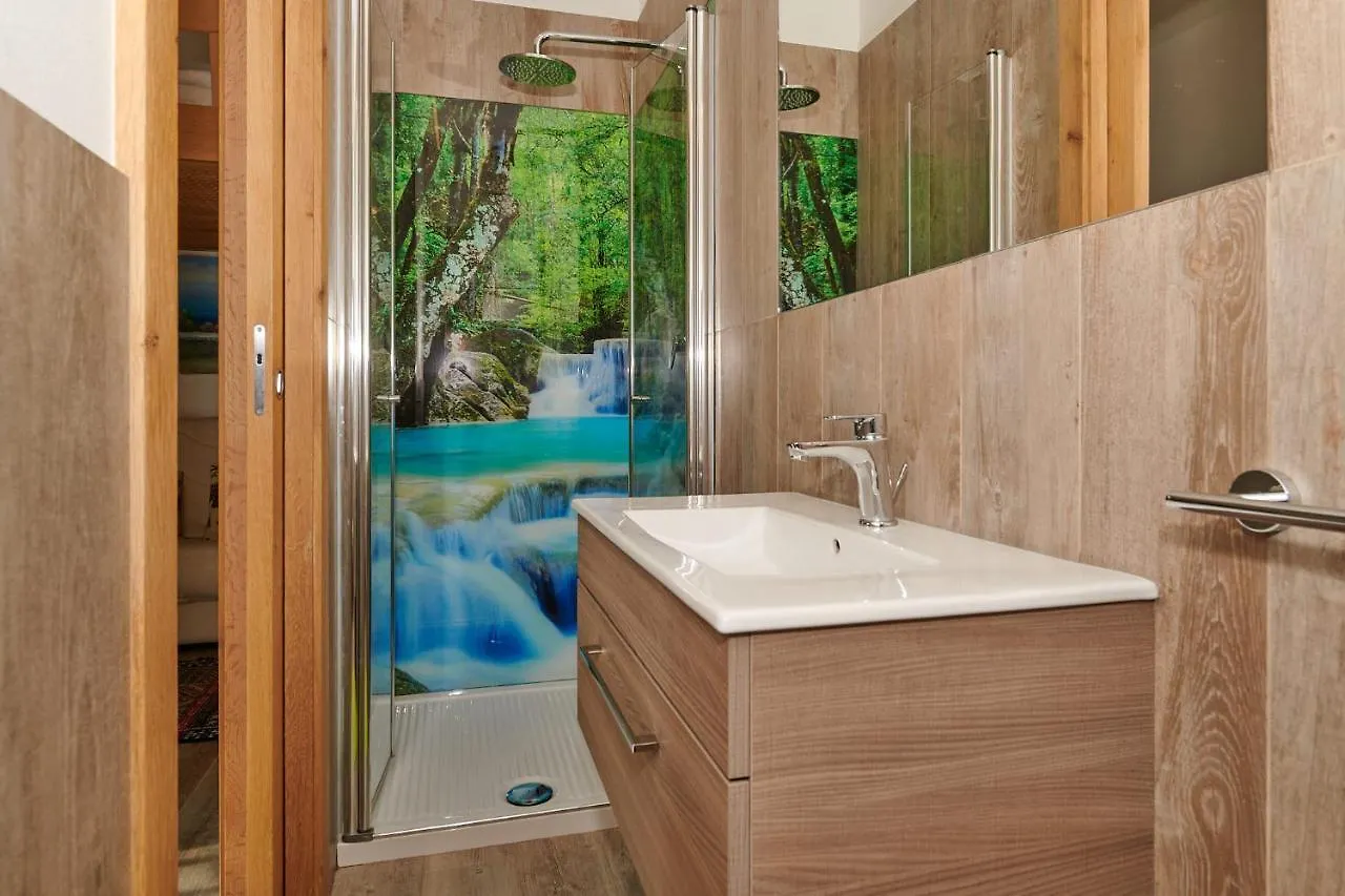 Apartment Front Lake Studio With Loft Bed And Pool Bardolino Italy