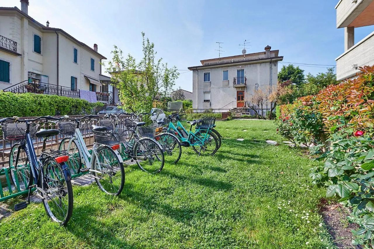 Front Lake Studio With Loft Bed And Pool Bardolino Apartment