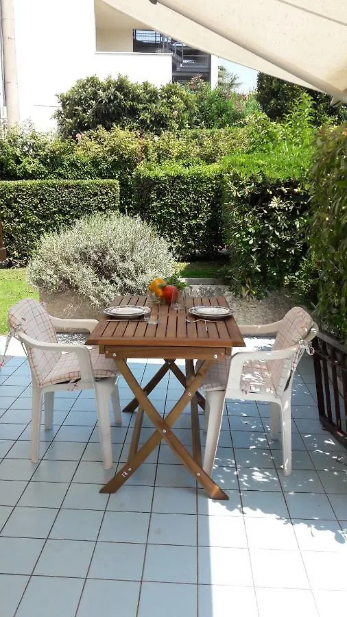 Front Lake Studio With Loft Bed And Pool Bardolino Italy