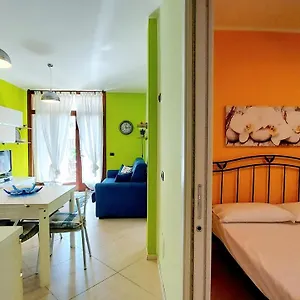 Colors Pool Apartment